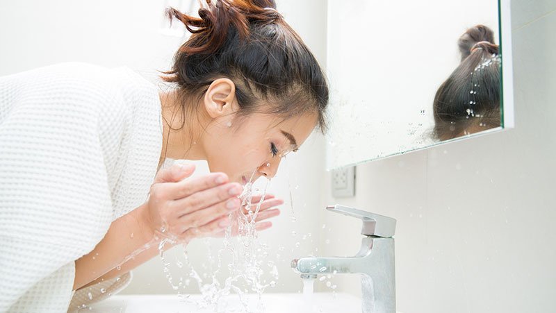 washing face